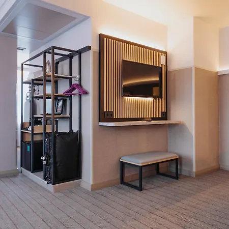 Premier Mediapark Hotel 3*